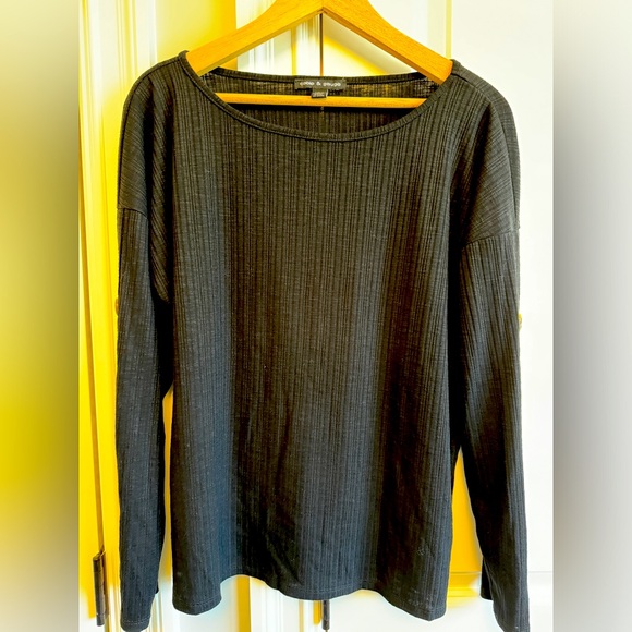 Cable and Gauge Top with button accents - Picture 1 of 6